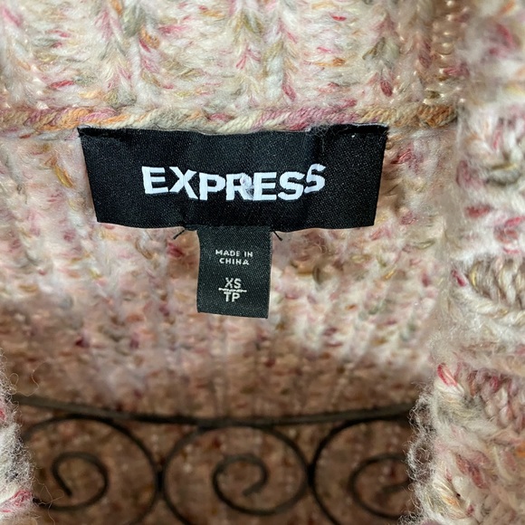 Express knit turtleneck pink sweater size XS - Picture 6 of 10